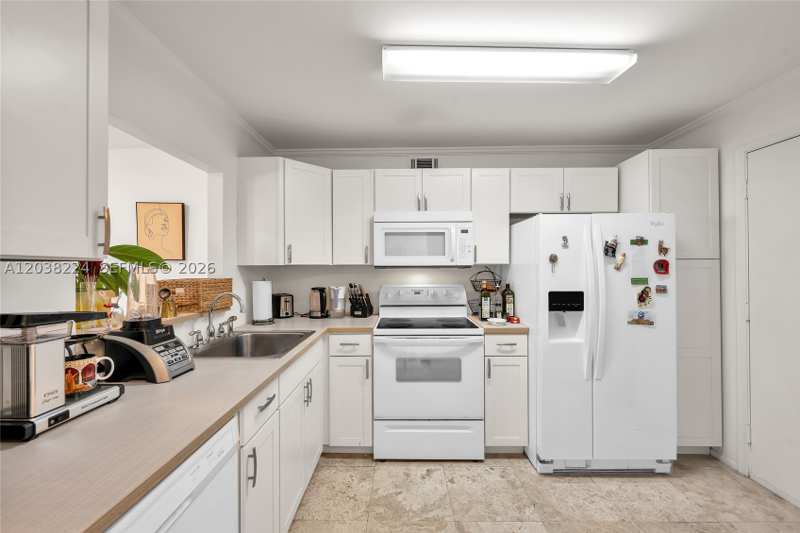 1 bedroom Condominium at 1020 Meridian Ave 715, Admiral Towers Condo, Miami Beach — photo 1