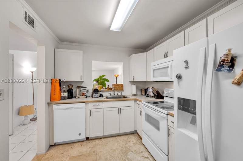 1 bedroom Condominium at 1020 Meridian Ave 715, Admiral Towers Condo, Miami Beach — photo 2