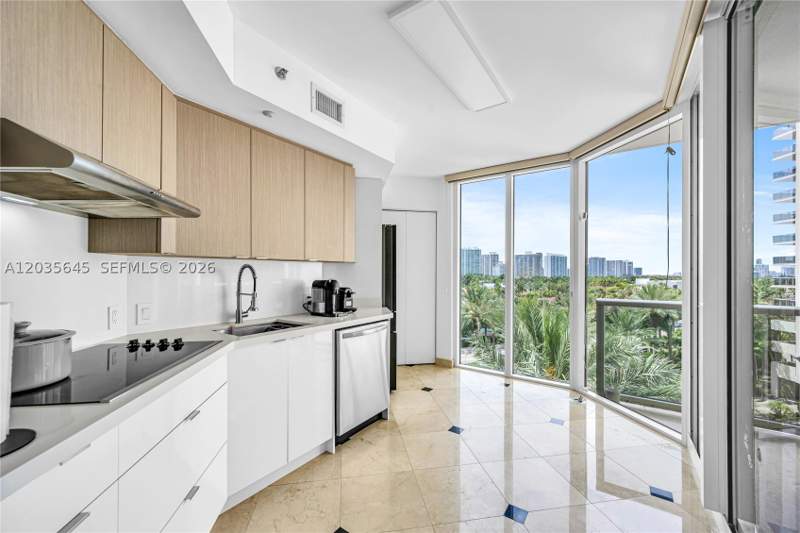 3 bedroom Condominium at 19333 Collins Ave 709, Ocean One Condo, Sunny Isles Beach — photo 4