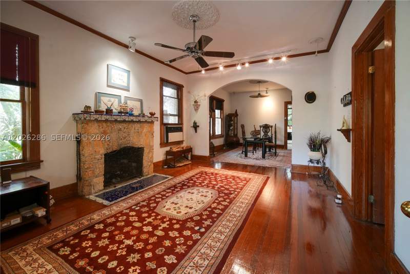 1 bedroom SingleFamilyResidence at 2980 Bird Ave, Pent Homestead, Miami — photo 3