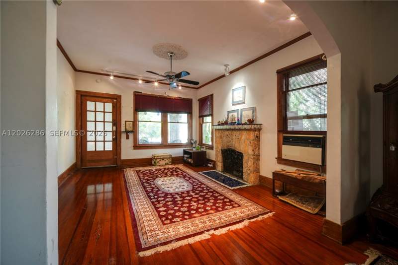 1 bedroom SingleFamilyResidence at 2980 Bird Ave, Pent Homestead, Miami — photo 5