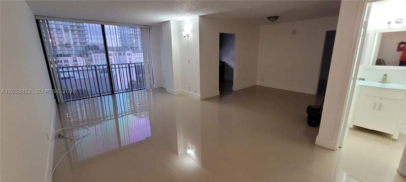 1 bedroom Condominium at 16909 N Bay Rd 815, Plaza Of Americas Condo P, Sunny Isles Beach — photo 3