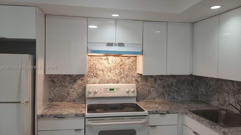 1 bedroom Condominium at 1750 NE 191st St 508-2, Jade Winds Group-Daisy GA, Miami — photo 4