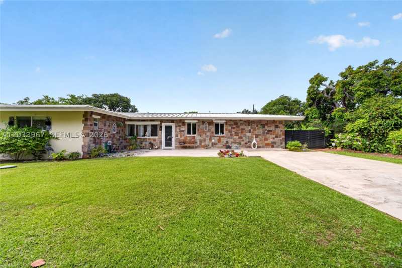4 bedroom SingleFamilyResidence at 8250 SW 118th Ter, Kendalwood Estates, Miami — photo 1