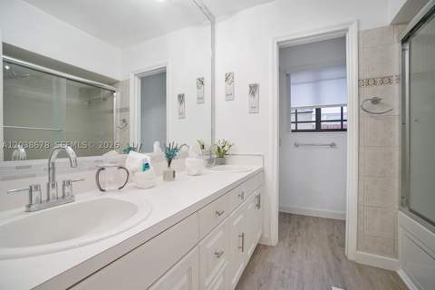 850 NE 182nd Ter, North Miami Beach FL - photo 8 of 11