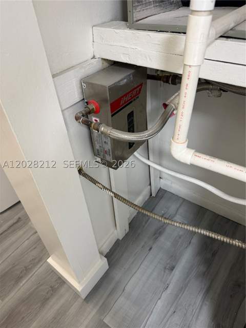 1555 W 44th Pl 203, Hialeah FL - photo 21 of 25