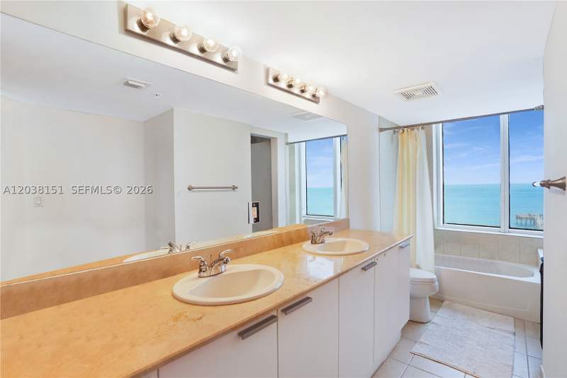 2 bedroom Condominium at 16699 Collins Ave 1002, La Perla Condo, Sunny Isles Beach — photo 5