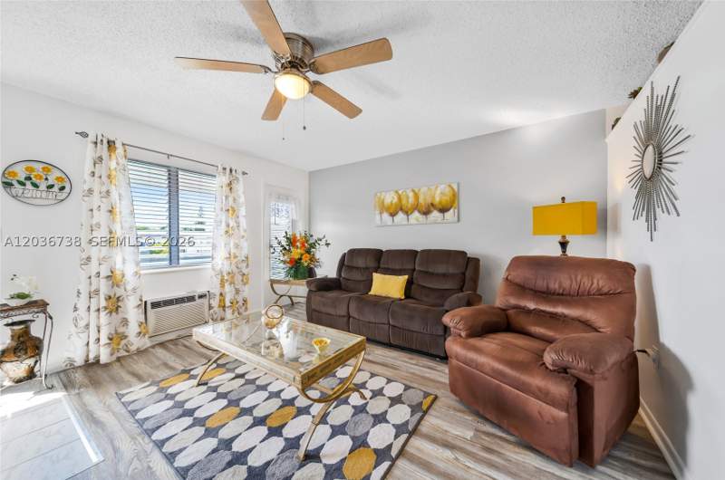 1 bedroom StockCooperative at 15610 NE 6th Ave 34C, Golden Towers Co-Op, Miami — photo 3