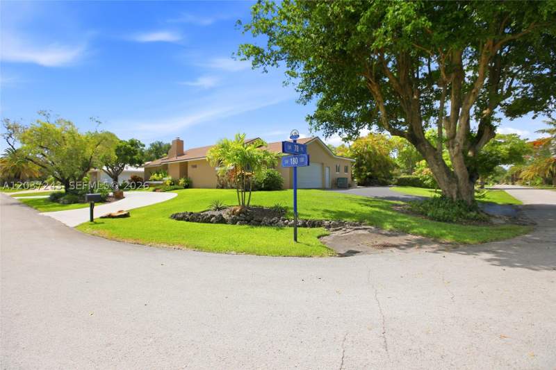4 bedroom SingleFamilyResidence at 7880 SW 180th Ter, Cape Cutler Estates, Palmetto Bay — photo 3