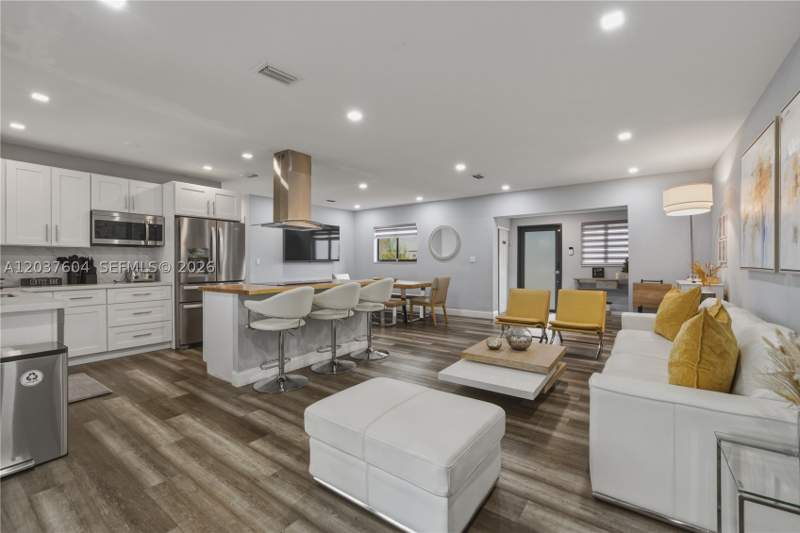 4 bedroom SingleFamilyResidence at 7395 SW 39th St, Central Miami Part 6, Miami — photo 4