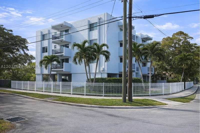 1 bedroom Condominium at 1090 NE 129th St 205, Arch Creek Landing Condo, North Miami — photo 1