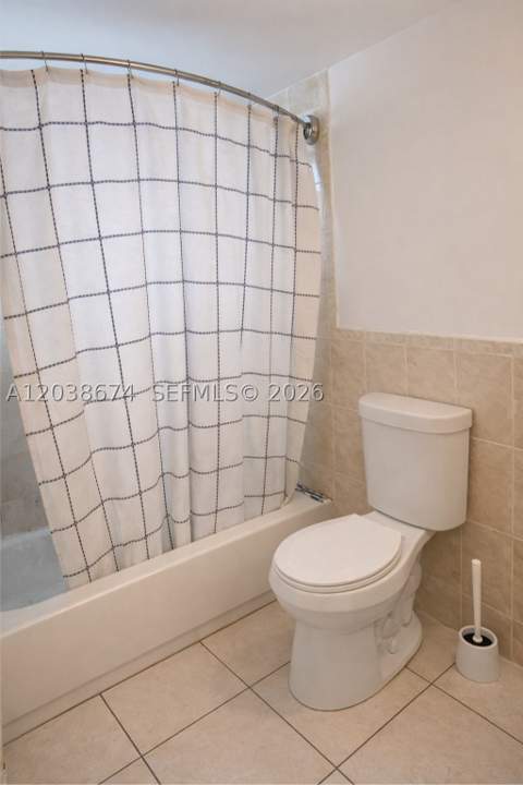 1090 NE 129th St 205, North Miami FL - photo 13 of 14