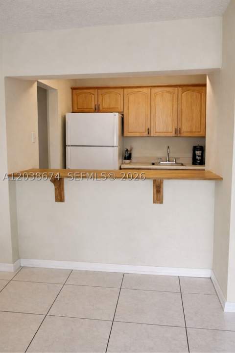 1090 NE 129th St 205, North Miami FL - photo 7 of 14