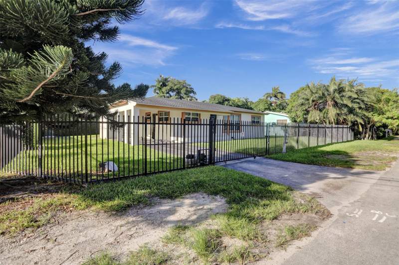 4 bedroom SingleFamilyResidence at 30 NE 139th Street, George Walters Sub, Miami — photo 3