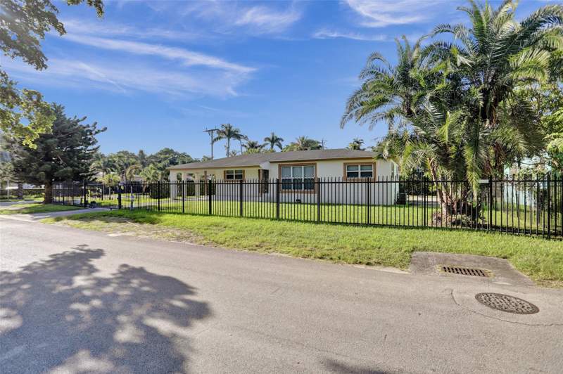 4 bedroom SingleFamilyResidence at 30 NE 139th Street, George Walters Sub, Miami — photo 4
