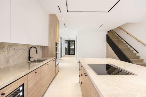 3144 Elizabeth St, Coconut Grove FL - photo 10 of 39
