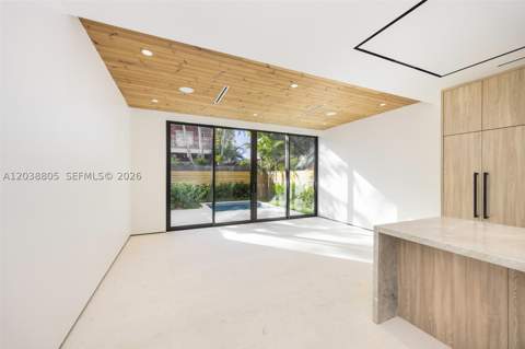 3144 Elizabeth St, Coconut Grove FL - photo 8 of 39