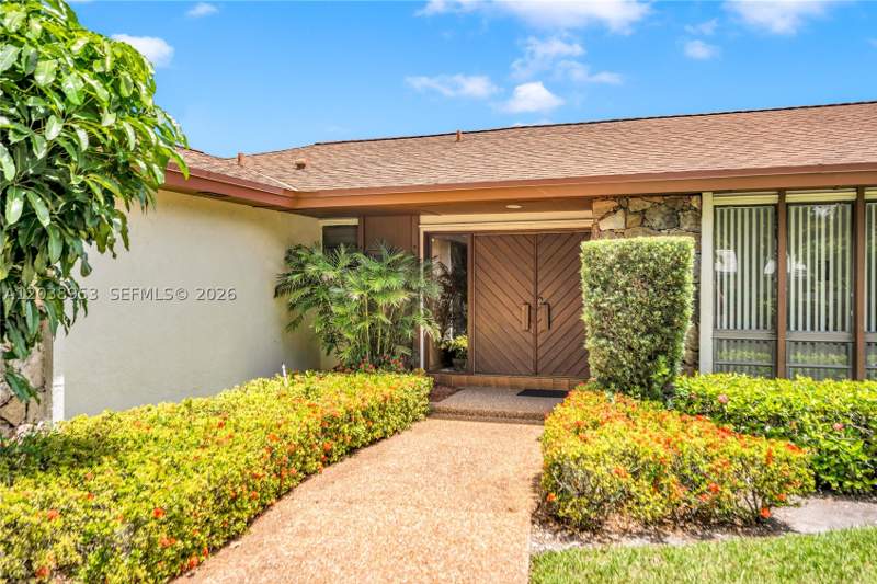 4 bedroom SingleFamilyResidence at 10245 SW 130th St, Brittany Acres, Miami — photo 2