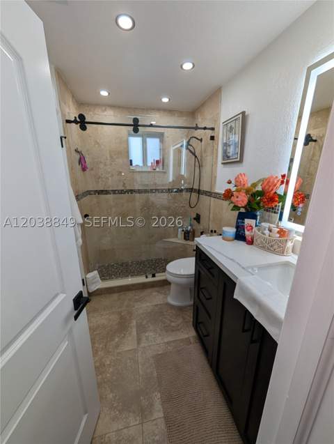 8275 NW 186th St 801, Hialeah FL - photo 12 of 39