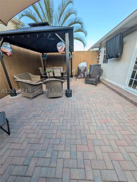 8275 NW 186th St 801, Hialeah FL - photo 6 of 39