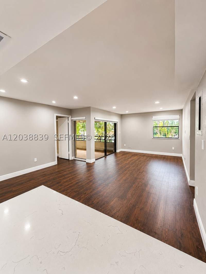 2 bedroom Condominium at 20005 NE 3rd Ct 8, Quatraine Condo I Ph I, Miami — photo 3