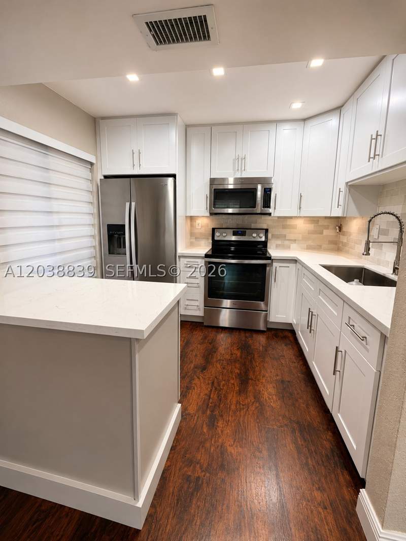 2 bedroom Condominium at 20005 NE 3rd Ct 8, Quatraine Condo I Ph I, Miami — photo 4