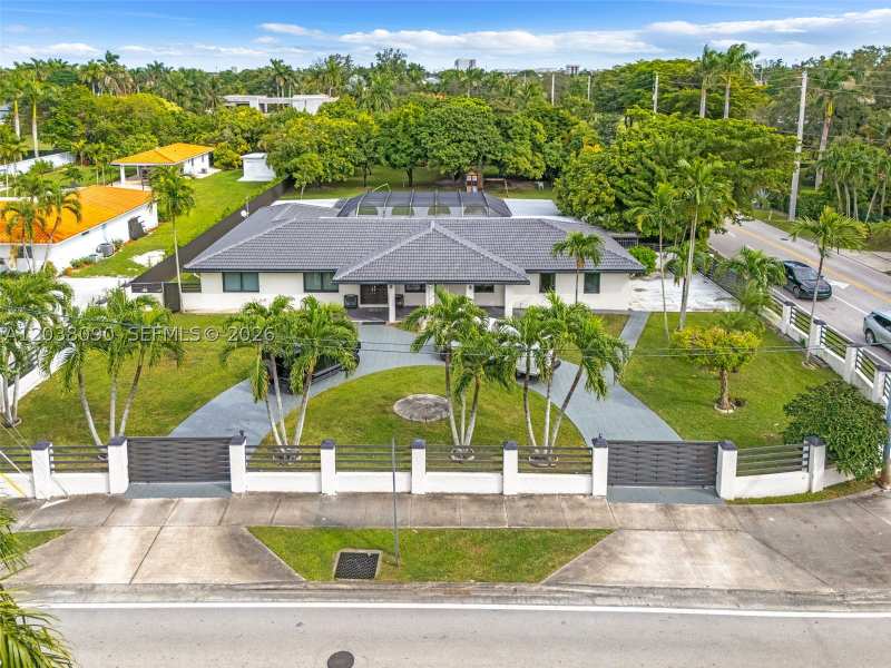 5 bedroom SingleFamilyResidence at 551 SW 127th Ave, Sweetwater Estates Sub, Miami — photo 1
