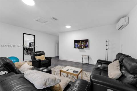 551 SW 127th Ave, Miami FL - photo 9 of 33