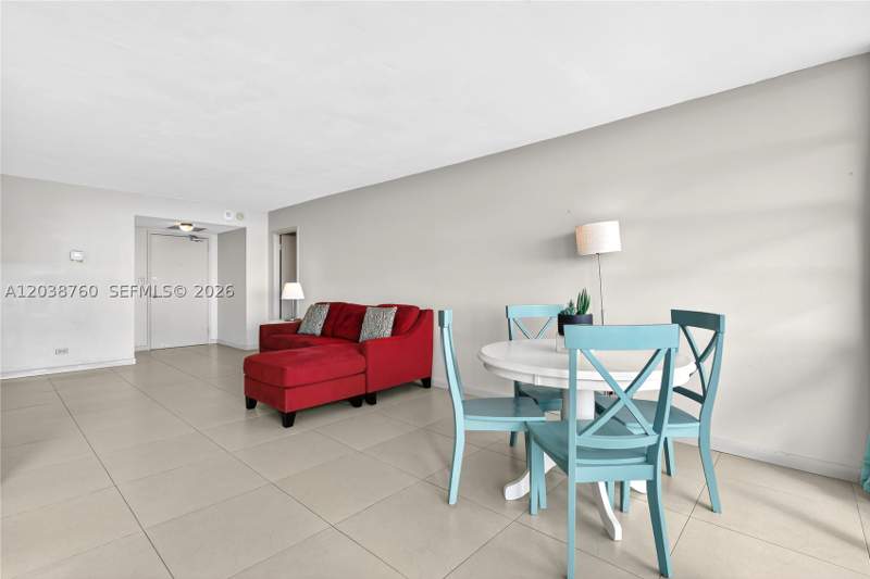 1 bedroom Condominium at 301 174th St 1905 + Den, Winston Towers 500 Condo, Sunny Isles Beach — photo 5