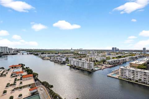 301 174th St 1905 + Den, Sunny Isles Beach FL - photo 9 of 55