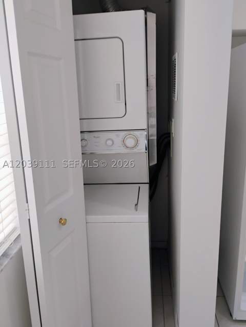 5725 NW 114th Path 107, Doral FL - photo 10 of 12