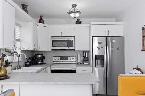 6801 SW 27th St, Miami FL - photo 10 of 34