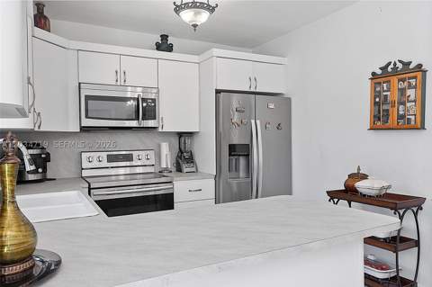 6801 SW 27th St, Miami FL - photo 11 of 34