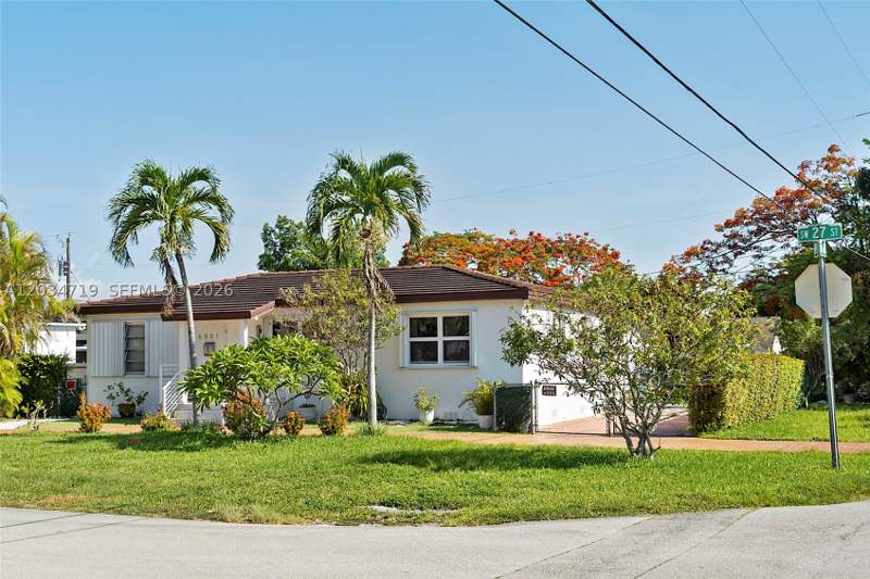 4 bedroom SingleFamilyResidence at 6801 SW 27th St, Artbilt Homes, Miami — photo 2