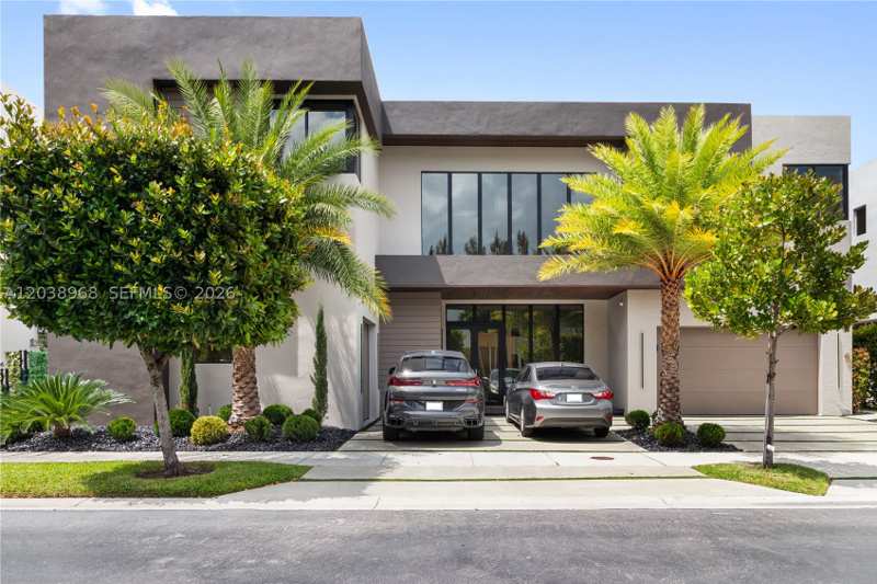 5 bedroom SingleFamilyResidence at 10261 NW 74th Ter, Doral Commons Residential, Doral — photo 1