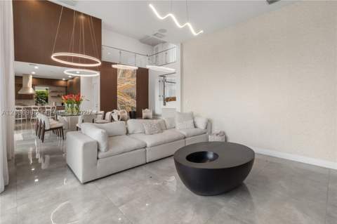 10261 NW 74th Ter, Doral FL - photo 13 of 43