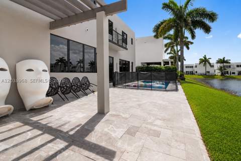 10261 NW 74th Ter, Doral FL - photo 21 of 43