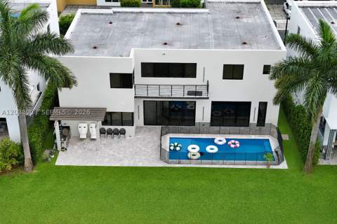 10261 NW 74th Ter, Doral FL - photo 23 of 43
