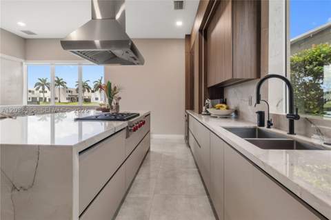 10261 NW 74th Ter, Doral FL - photo 9 of 43