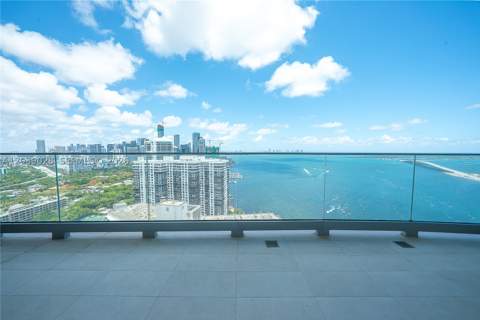 175 SE 25th Rd 2704, Miami FL - photo 16 of 26