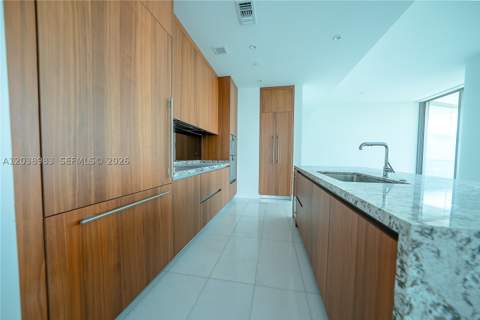 175 SE 25th Rd 2703, Miami FL - photo 17 of 24
