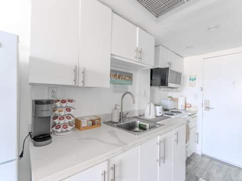 19201 Collins Avenue 1038, Sunny Isles Beach FL - photo 9 of 17