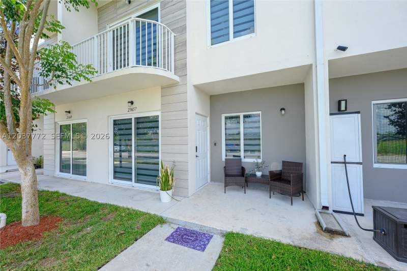 4 bedroom Townhouse at 25657 SW 144th Ave, Paradise One, Homestead — photo 3