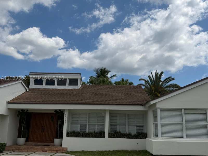 4 bedroom SingleFamilyResidence at 11521 SW 98th Ct, Las Villas Of La Mancha S, Miami — photo 1