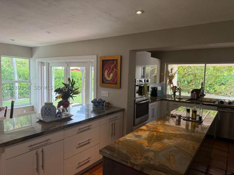 4 bedroom SingleFamilyResidence at 11521 SW 98th Ct, Las Villas Of La Mancha S, Miami — photo 2