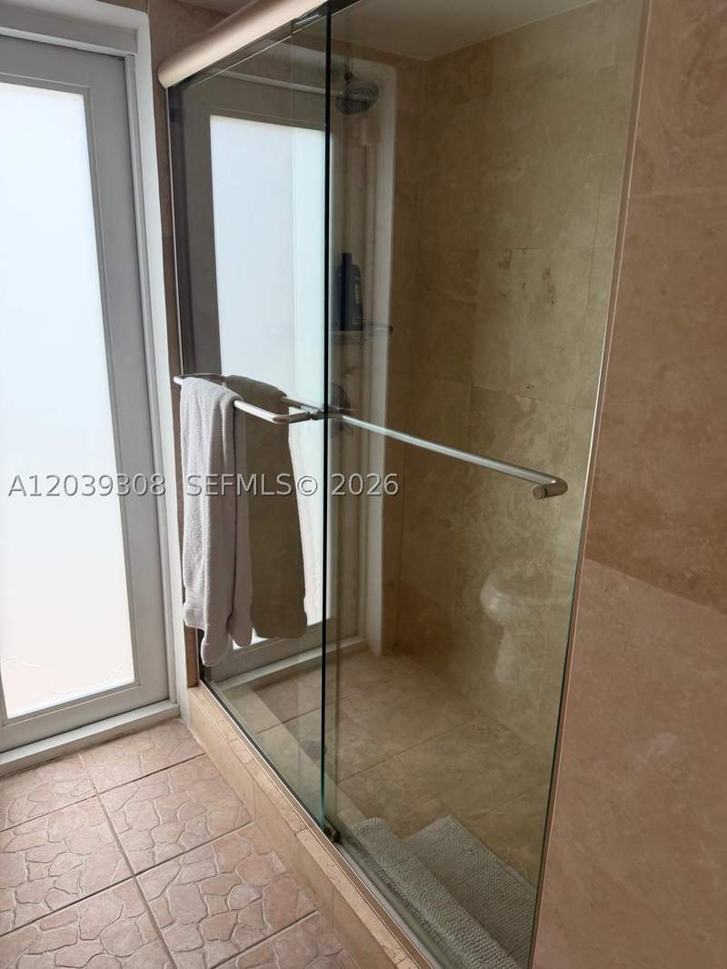 4 bedroom SingleFamilyResidence at 11521 SW 98th Ct, Las Villas Of La Mancha S, Miami — photo 3