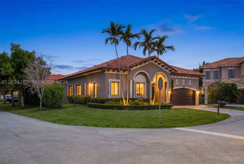 4 bedroom SingleFamilyResidence at 7563 SW 188th Ter, Cutler Cay, Cutler Bay — photo 1