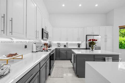 7563 SW 188th Ter, Cutler Bay FL - photo 12 of 55