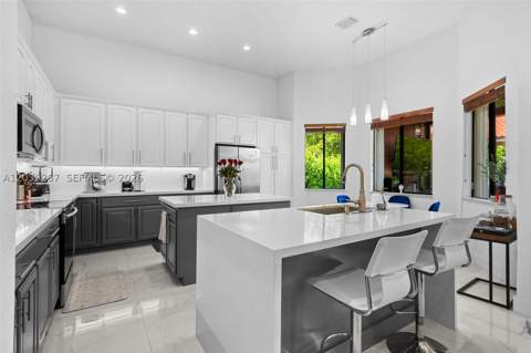 7563 SW 188th Ter, Cutler Bay FL - photo 13 of 55