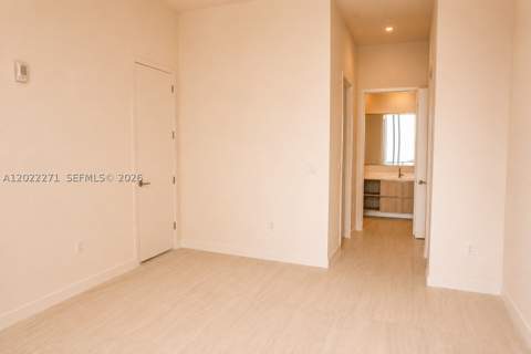 77 SE 5 St Uph03, Miami FL - photo 15 of 44
